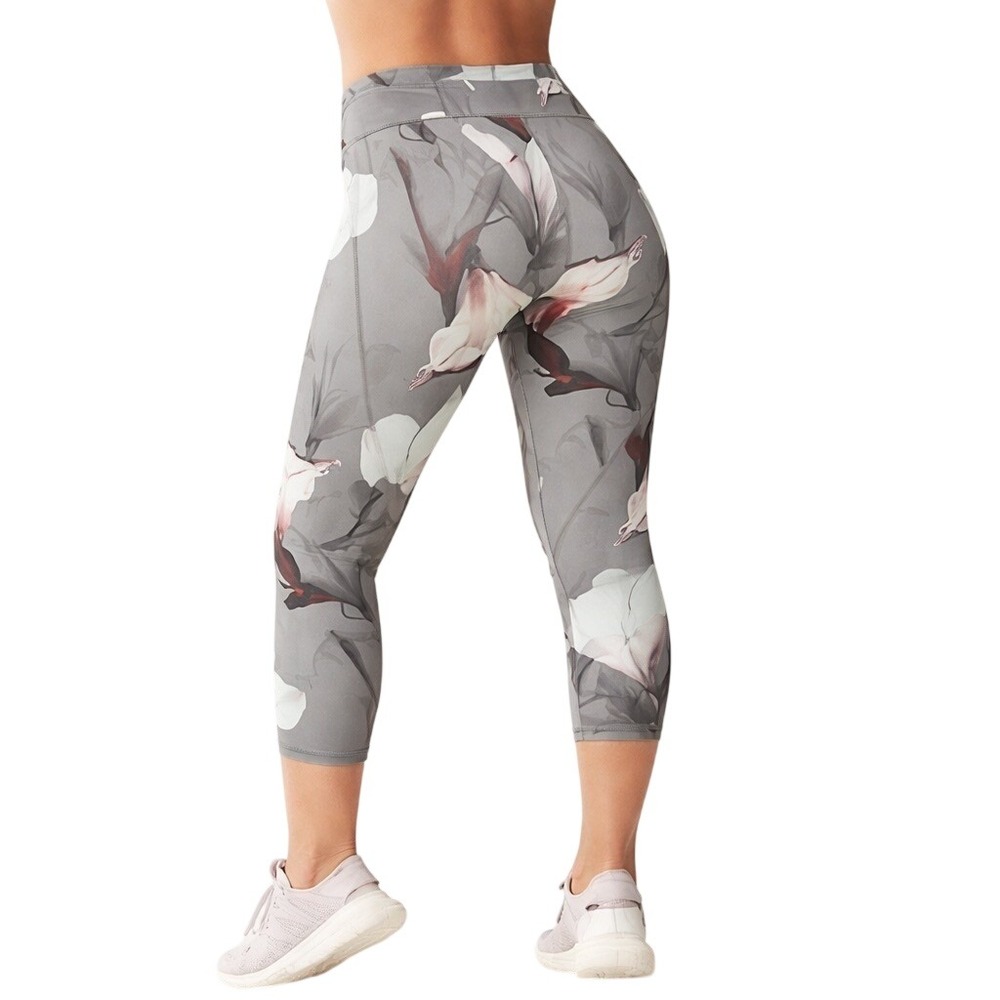 Fabletics Gia Powerlite Capri Womens M Gray Floral High Waisted Cropped Leggings
